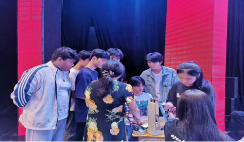 霞山区:“农村电商+南粤家政”赋能乡村振兴 人才建设538.png