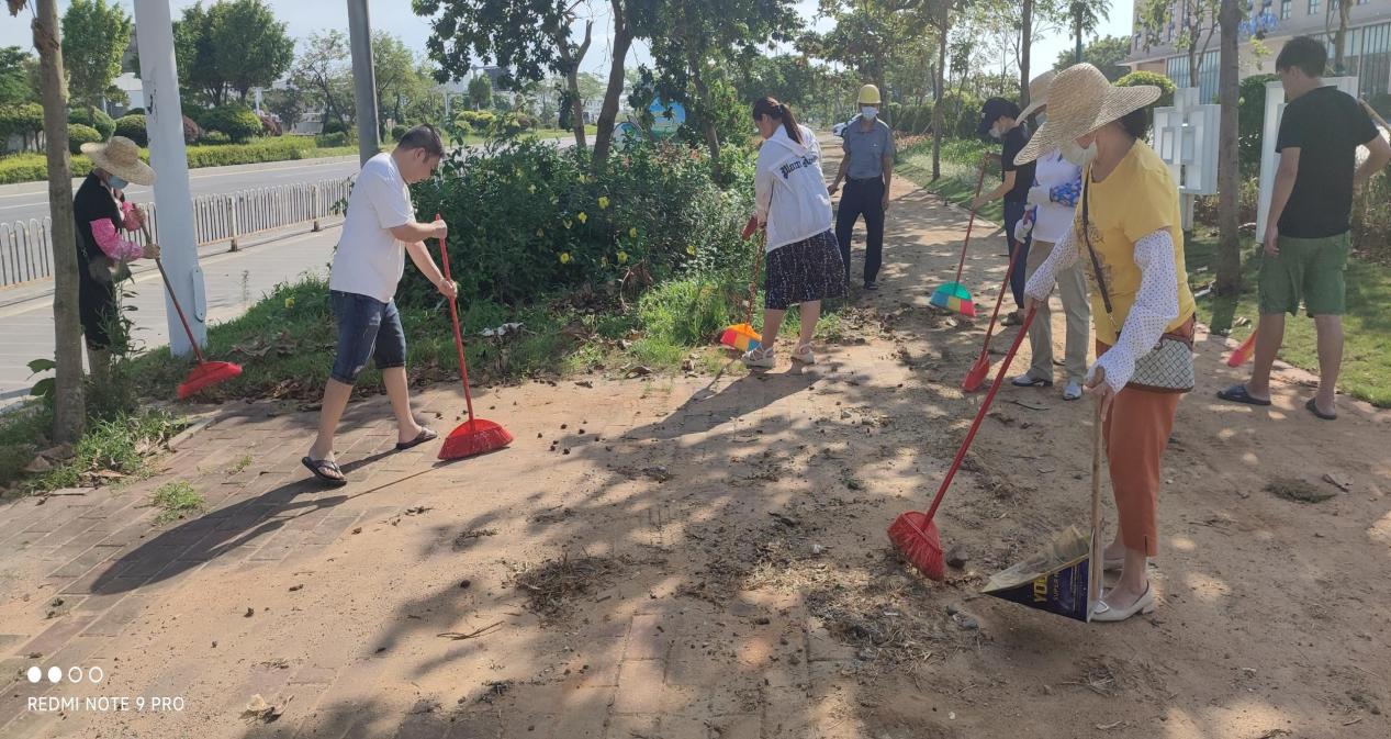 建设街道环境卫生大整治,重点路段焕新颜!.docx_2