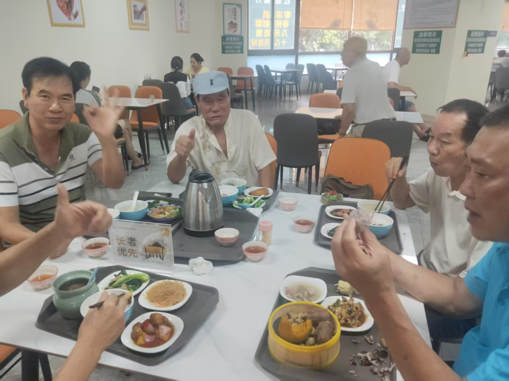 长者饭堂照片 (2).jpg