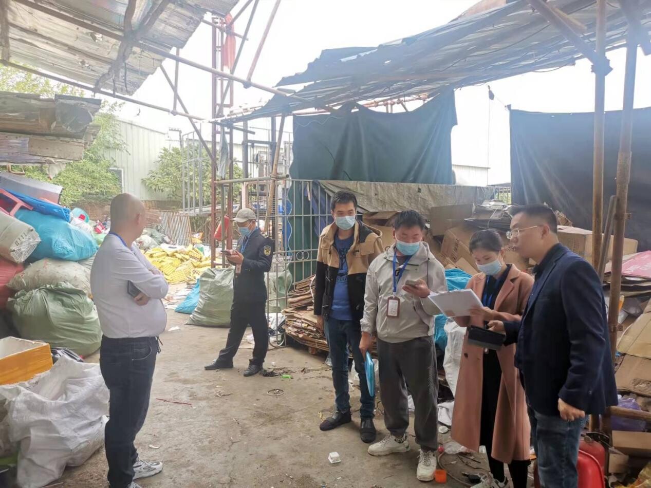 东新街道开展废品收购站专项整治工作 